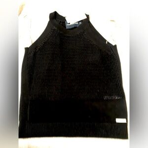 Classic Black Knit sleeveless sweater with Ribbed Texture